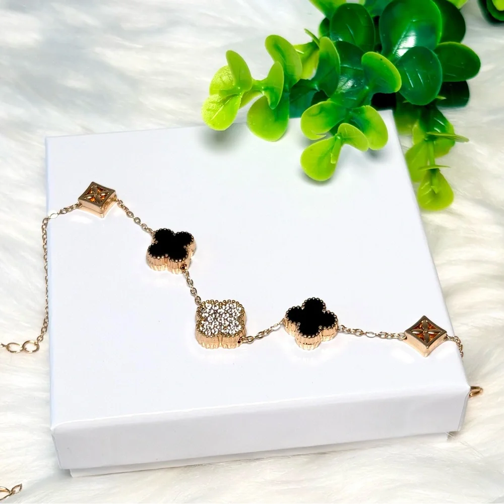 Gold Plated Black Clover Bracelet With Cluster Stones - Picture 8 of 8